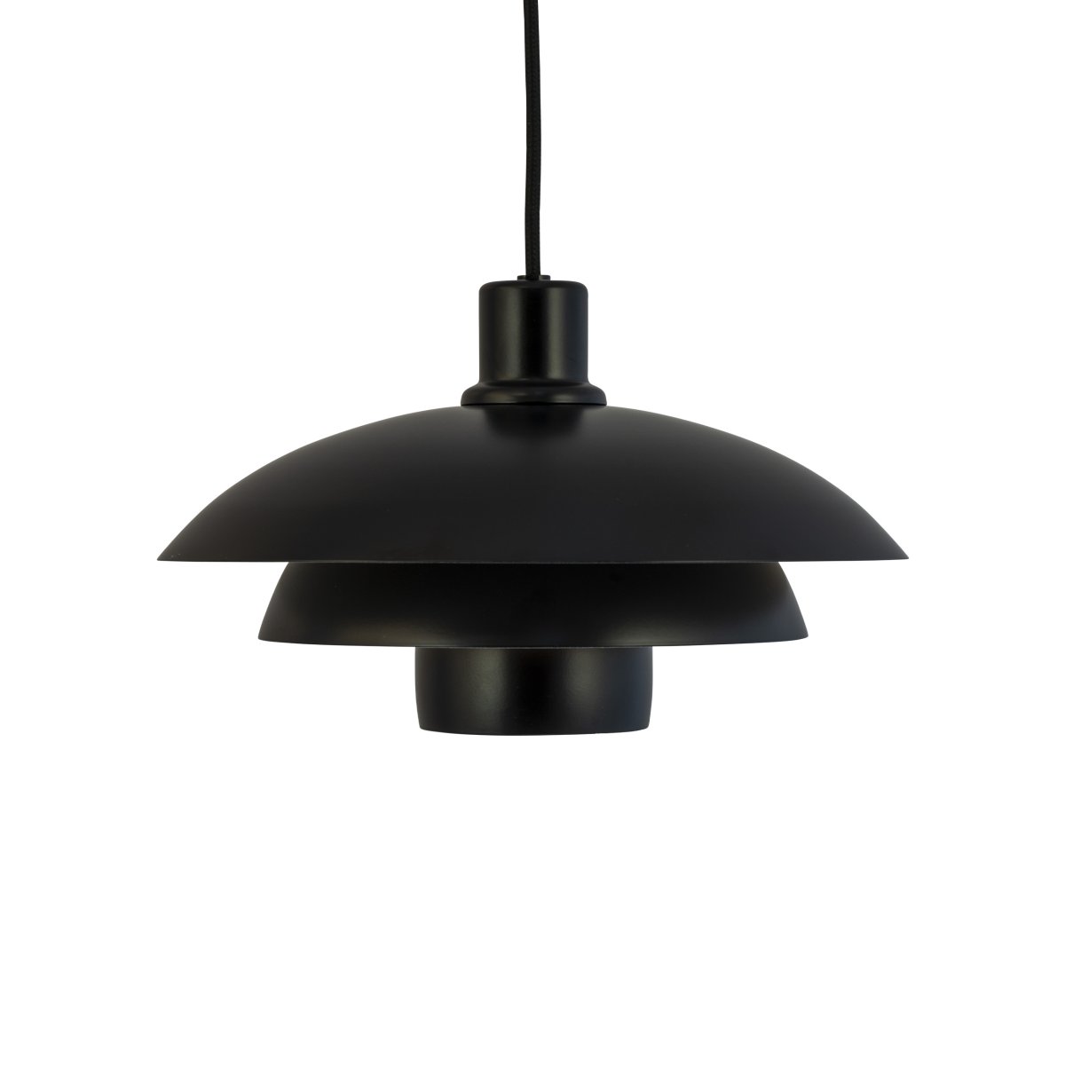 Morph Ø30 Sort loftslampe Fra Dyberg Larsen - Morph kommer med en 3 meter lang sort stofledning, som giver fleksibilitet i placeringen og tilføjer en stilfuld følelse til dit hjem.