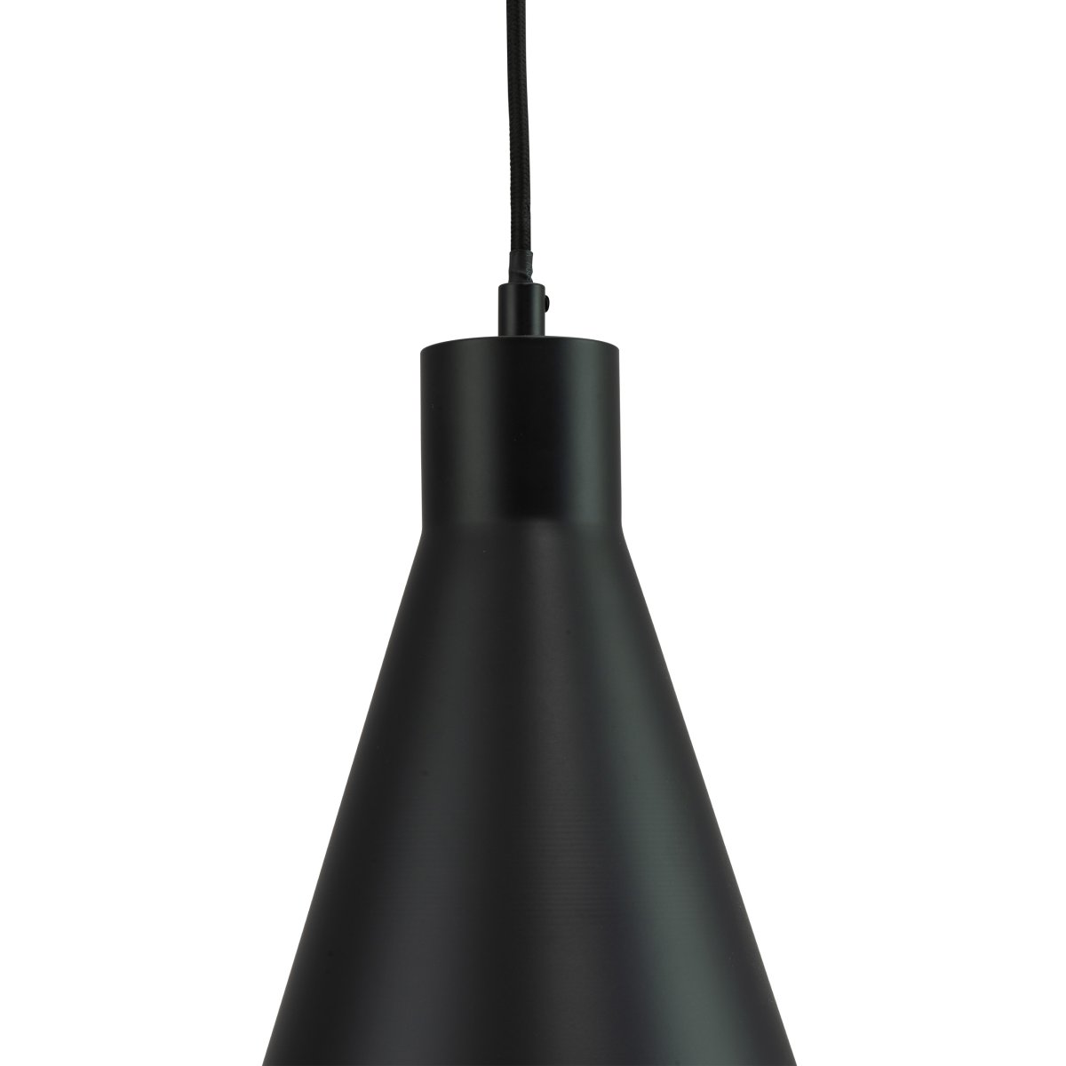 Miles Ø20 Sort loftslampe Fra Dyberg Larsen - Lampens sorte ydre og hvide interiør giver et blødt skær og en elegant følelse.