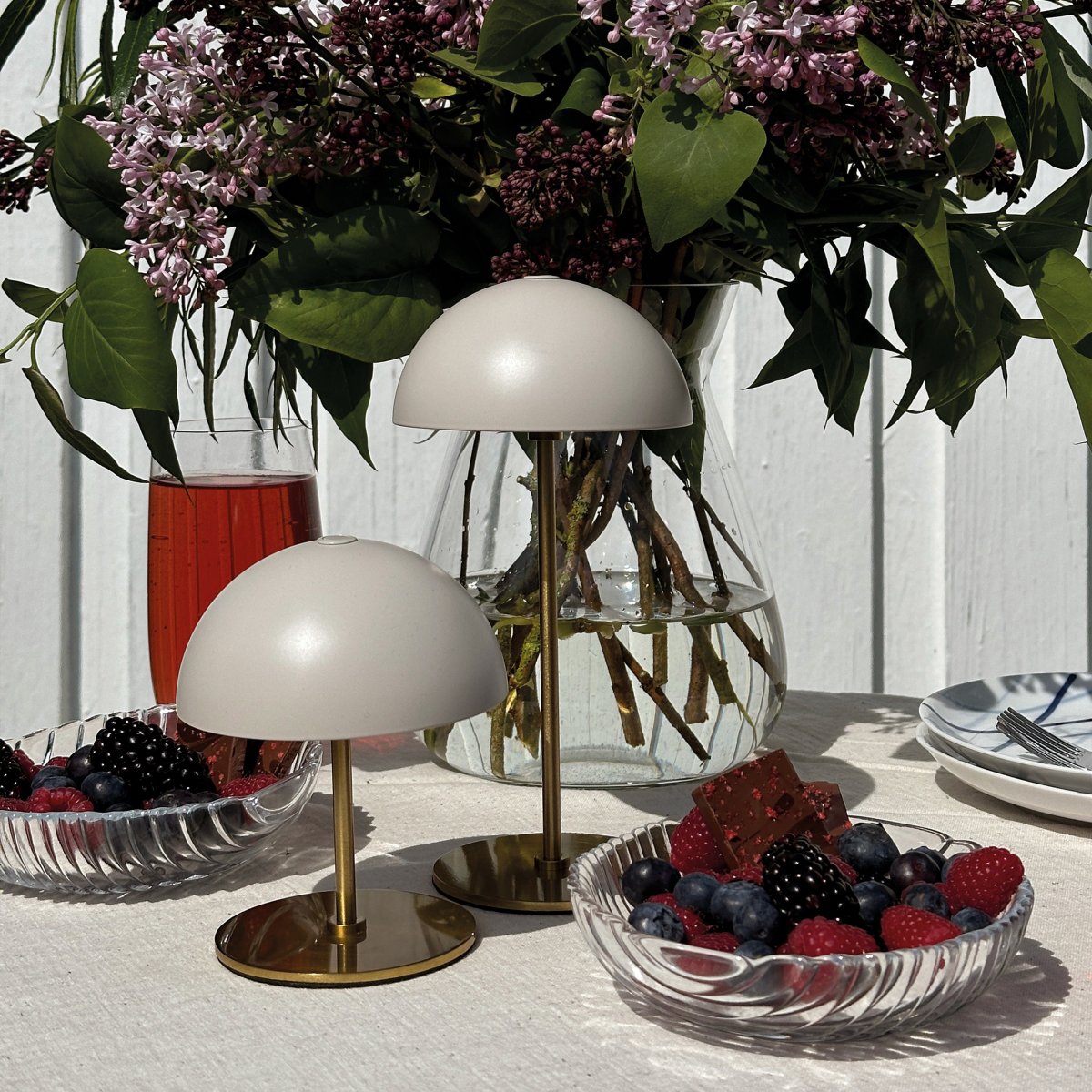 Along Sæt 20cm Beige bærbar Fra Dyberg Larsen - Langs minibordlamper med indbygget LED og touch-teknologi kombinerer tidløst design og harmoni.