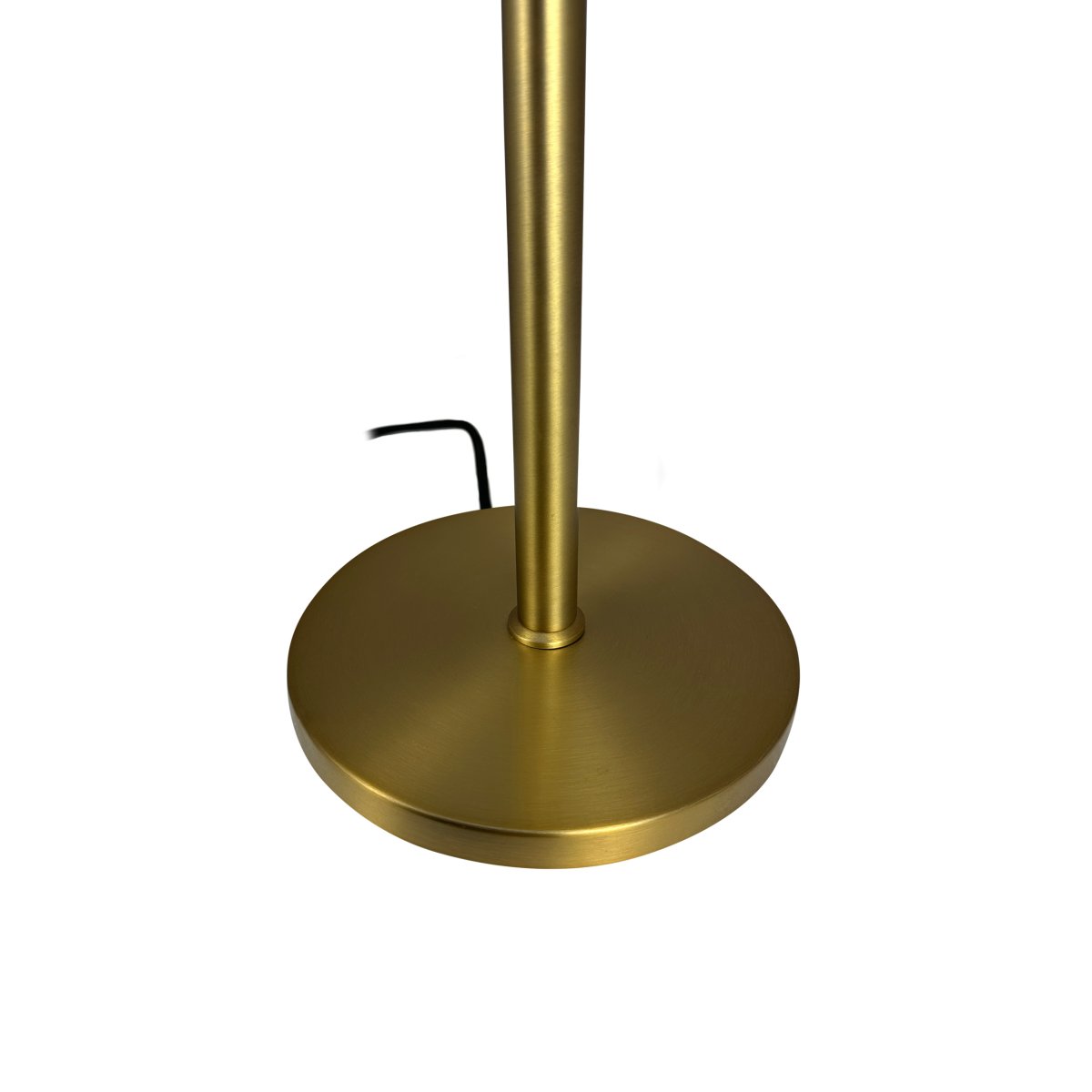 Oulu 47cm Sort bordlampe Fra Dyberg Larsen - Med sit stilfulde design og kvalitetsmaterialer bliver Oulu en iøjnefaldende detalje, der tilføjer elegance og atmosfære til din boligindretning.