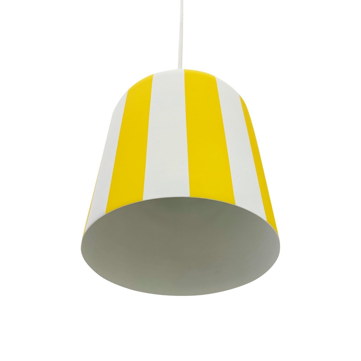 Gry Ø20 Gul loftslampe Fra Dyberg Larsen - Genom att ta igenk&auml;nnbara m&ouml;nster och s&auml;tta dem i en ny kontext ville hon skapa en lampa som f&aring;r m&auml;nniskor att le och ger en unik visuell upplevelse.