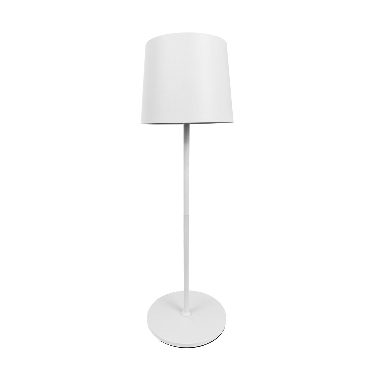 Karl 37cm Hvid bærbar Fra Dyberg Larsen - Karl er velegnet til både indendørs og udendørs og er nem at flytte rundt på, hvilket gør den ideel til både hjemmet og terrassen.