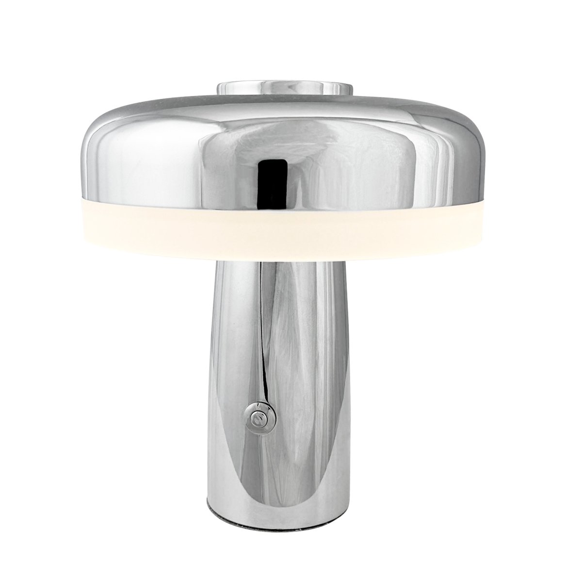 Porter 16cm Chrom bærbar Fra Dyberg Larsen - Porter LED genopladelig bordlampe er en moderne og funktionel lampe med et unikt design, hvor lyset kommer fra kanten, hvilket giver et behageligt og jævnt lys.