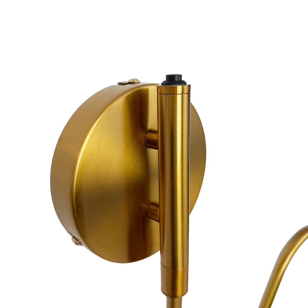 Futura 52cm Messing væglampe Fra Dyberg Larsen - Futura væglampe er en elegant og funktionel belysningsløsning med et smukt design i sort og messing.