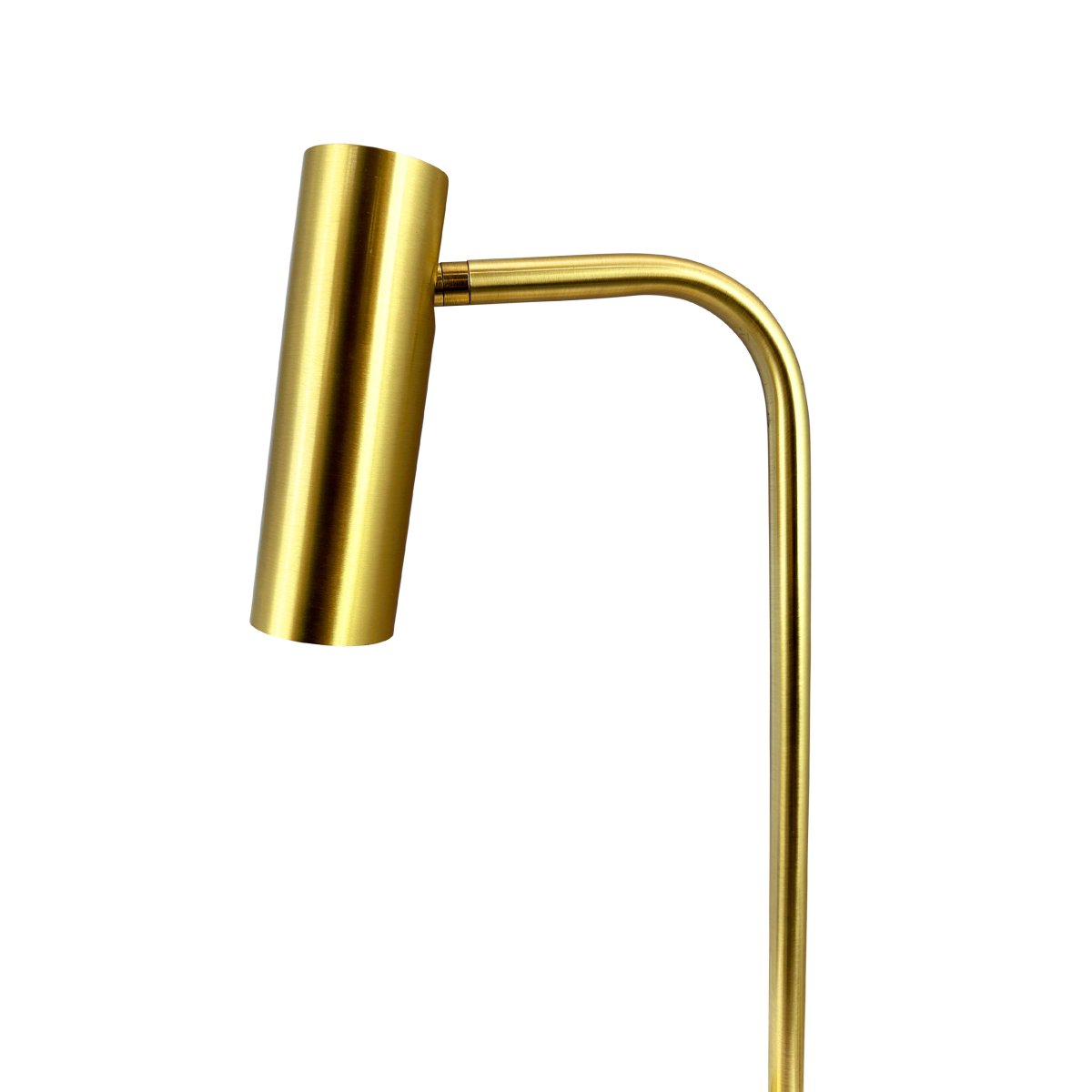 Skagerrak 50cm Messing skrivebordslampe Fra Dyberg Larsen - Lampens elegante udtryk og fokus p&aring; kvalitet g&oslash;r den til et perfekt supplement i ethvert rum, uanset om indretningen er moderne eller klassisk.