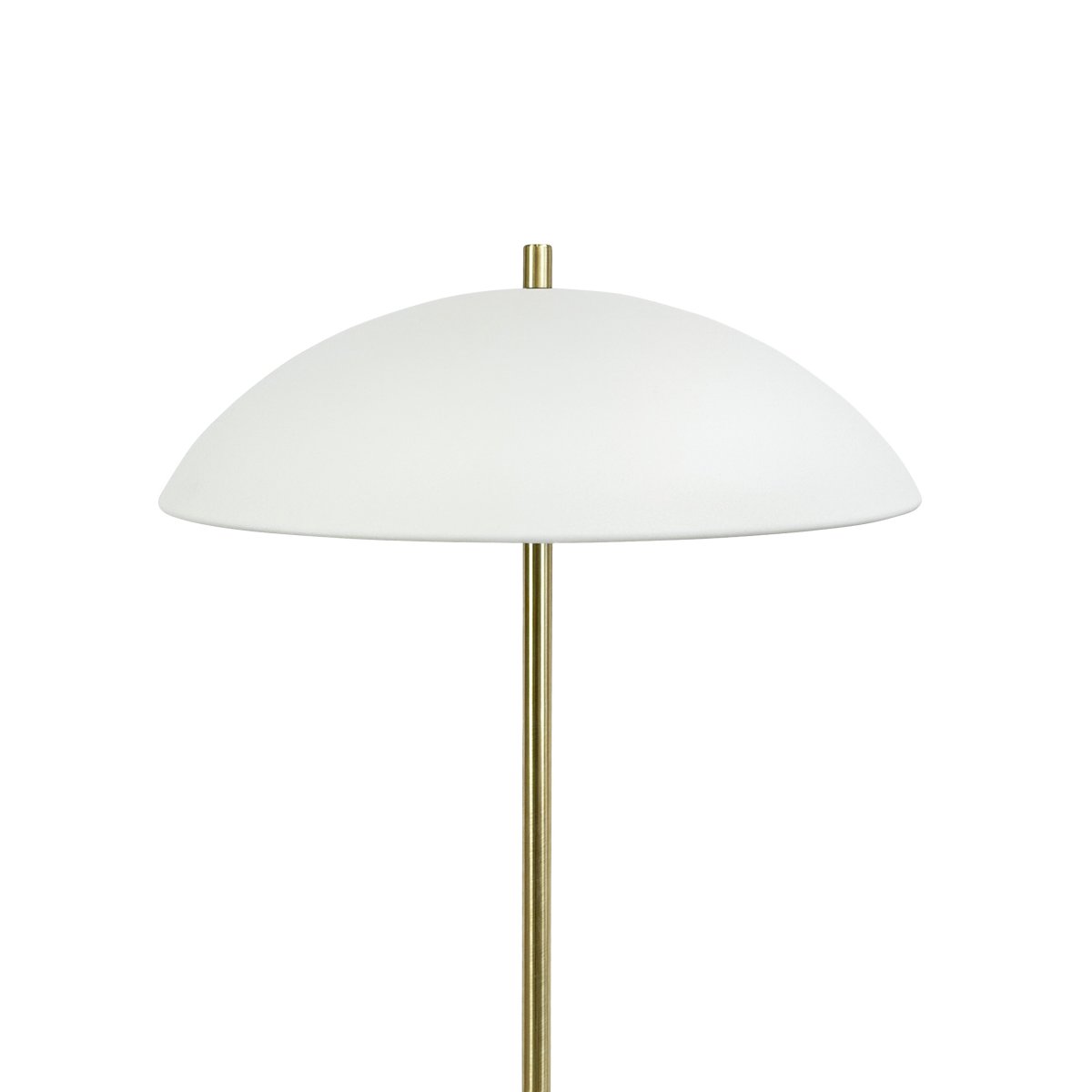 Globus Messing/beige gulvlampe Fra Dyberg Larsen - Lampen er lavet af metal og kombinerer en bl&oslash;d beige tone med detaljer i messingfinish, hvilket giver et harmonisk og moderne udtryk.