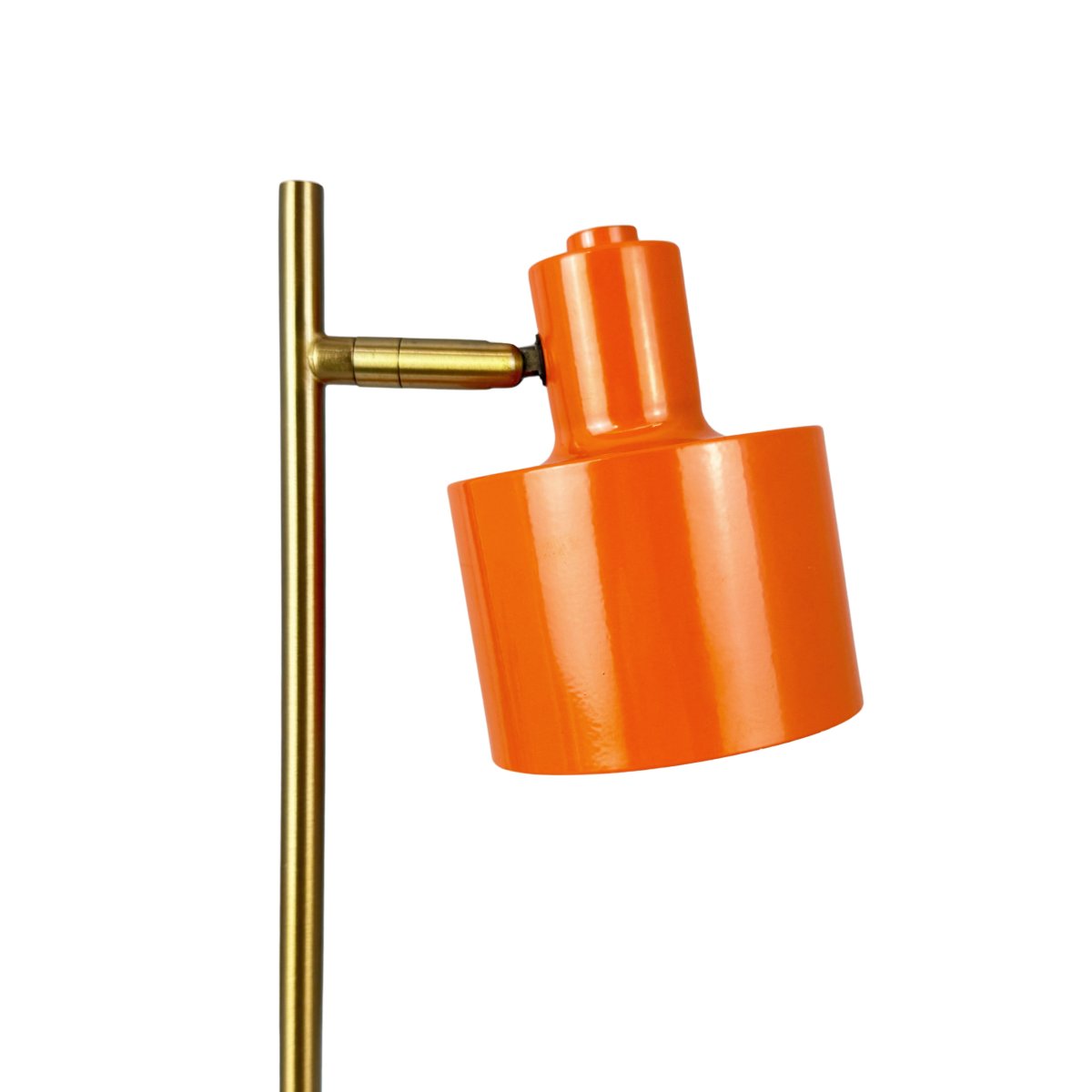Ocean Mini 28cm Orange bærbar Fra Dyberg Larsen - Fuldt opladet p&aring; cirka 6 timer, og den lyser i op til 20 timer ved laveste lysstyrke og op til 4 timer ved h&oslash;jeste.