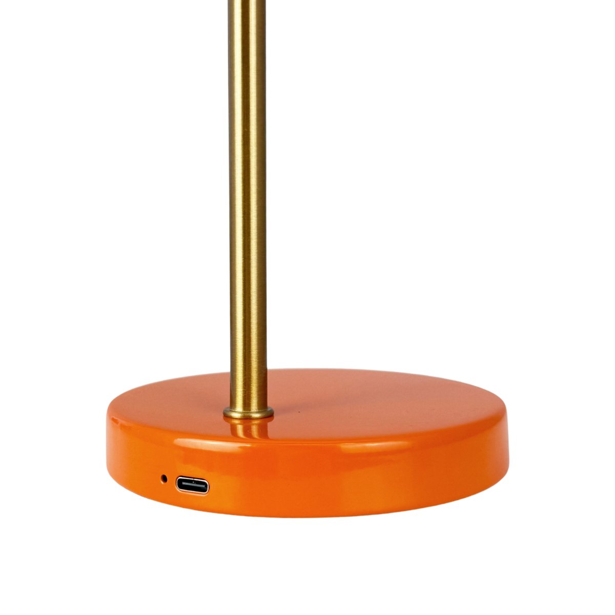 Ocean Mini 28cm Orange bærbar Fra Dyberg Larsen - Fuldt opladet p&aring; cirka 6 timer, og den lyser i op til 20 timer ved laveste lysstyrke og op til 4 timer ved h&oslash;jeste.