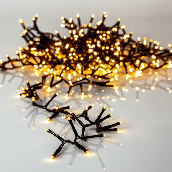 Lyskæde Golden Warm White 24m Sort Fra Star Trading - Lyssnor med 1200 LED-lys med et smukt gyldent sk&aelig;r.