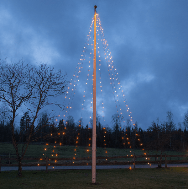 Flagstangslys Golden Warm White 7m Sort Fra Star Trading - Leveres med 15m tilslutningskabel med stik.