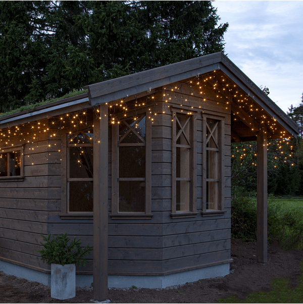 Istaplyskæde Shiny Warm White 24m Sort Fra Star Trading - Istapsl&oslash;kke med 960 LED-lyspunkter med en smuk varm hvid gl&oslash;d.