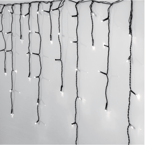 Istaplyskæde Crispy Ice White 12m Sort Fra Star Trading - Istapsl&oslash;kke med 480 LED-lys med en smuk, lidt k&oslash;ligere gl&oslash;d.