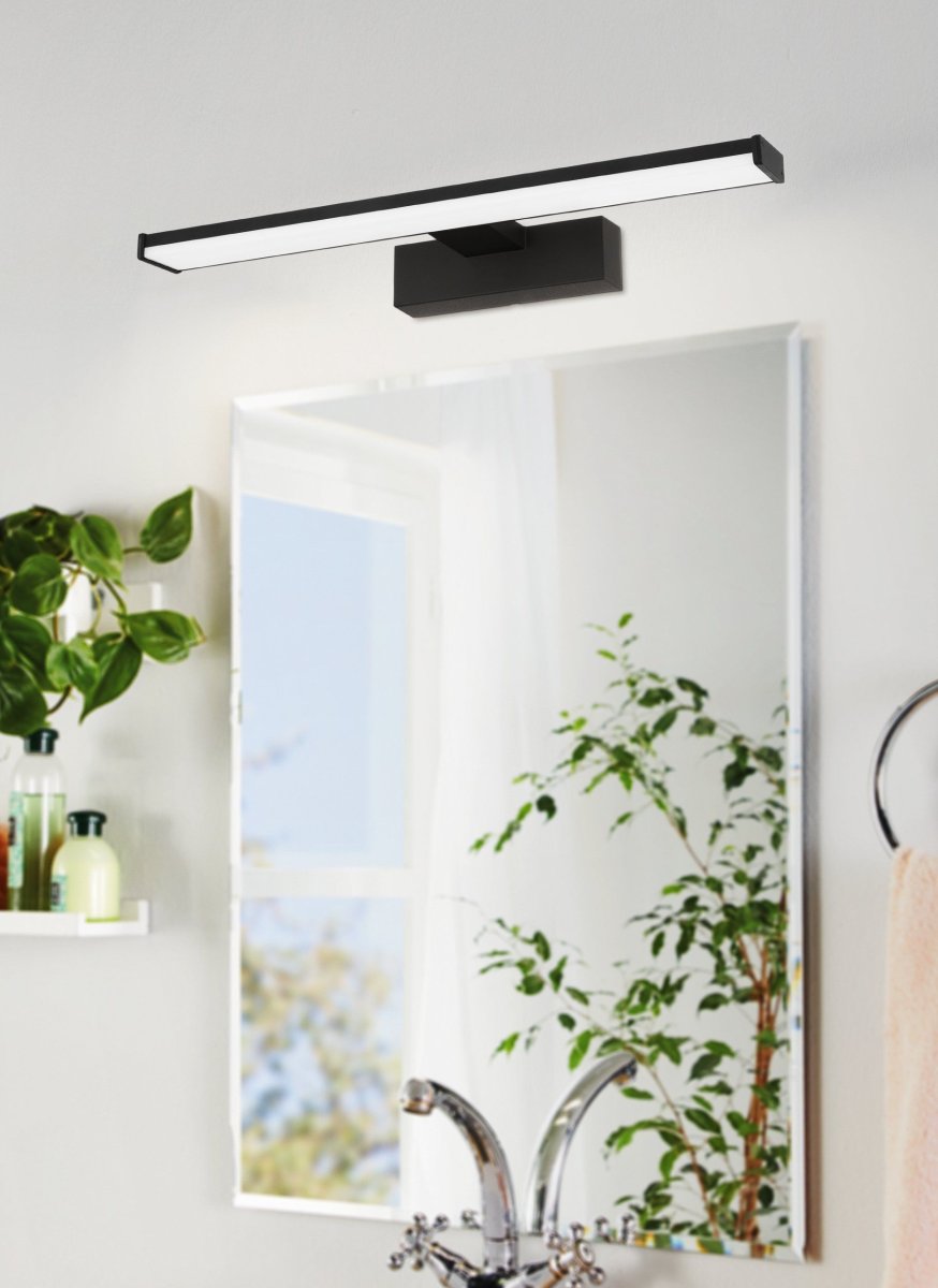 Pandella 40cm Sort badeværelseslampe Fra Eglo - Pandella spejlbelysning er en stilfuld og funktionel lampe, der er tilpasset badev&aelig;relsesmilj&oslash;et.