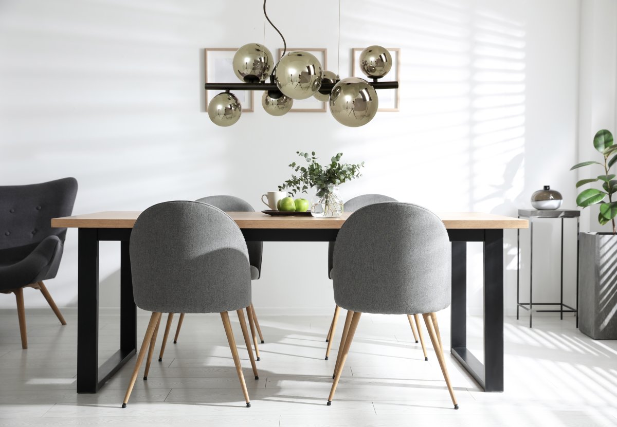 Molekyl 58cm Røg grå loftslampe Fra Aneta Lighting - MOLEKYL moderne stilfuld loftslampe i sortlakeret metal med 7 røgfarvede glaskupler i to forskellige størrelser.