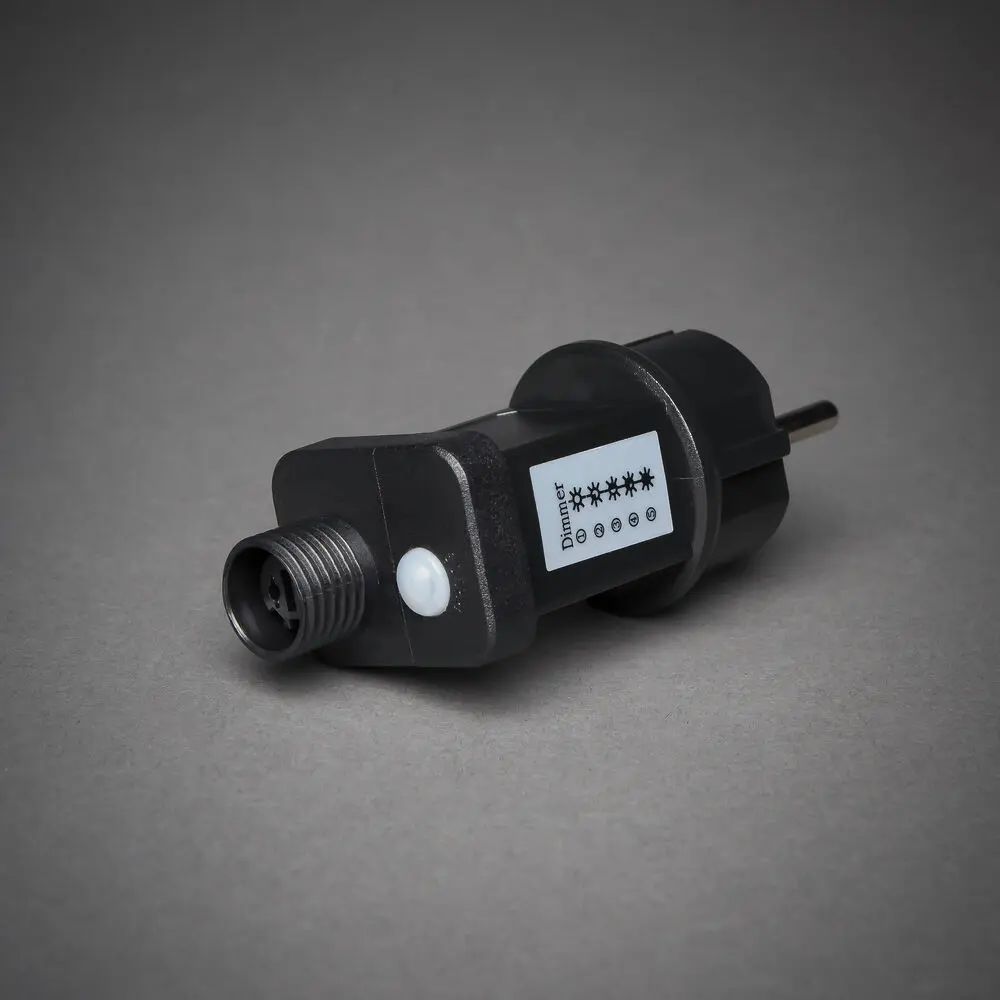 Lyskæde, ravfarvet, 4,5 m Sort Fra Konstsmide - IP44-klassificeret og holdbar nok til b&aring;de indend&oslash;rs og udend&oslash;rs brug.