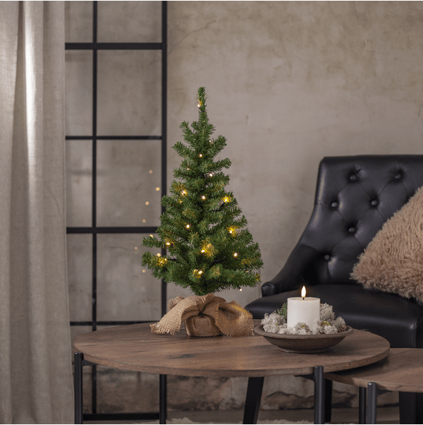 Toppy 60cm Grøn Fra Star Trading - Dekorativ bordgran med 20 LED-lyskilder med varmt hvidt lys.