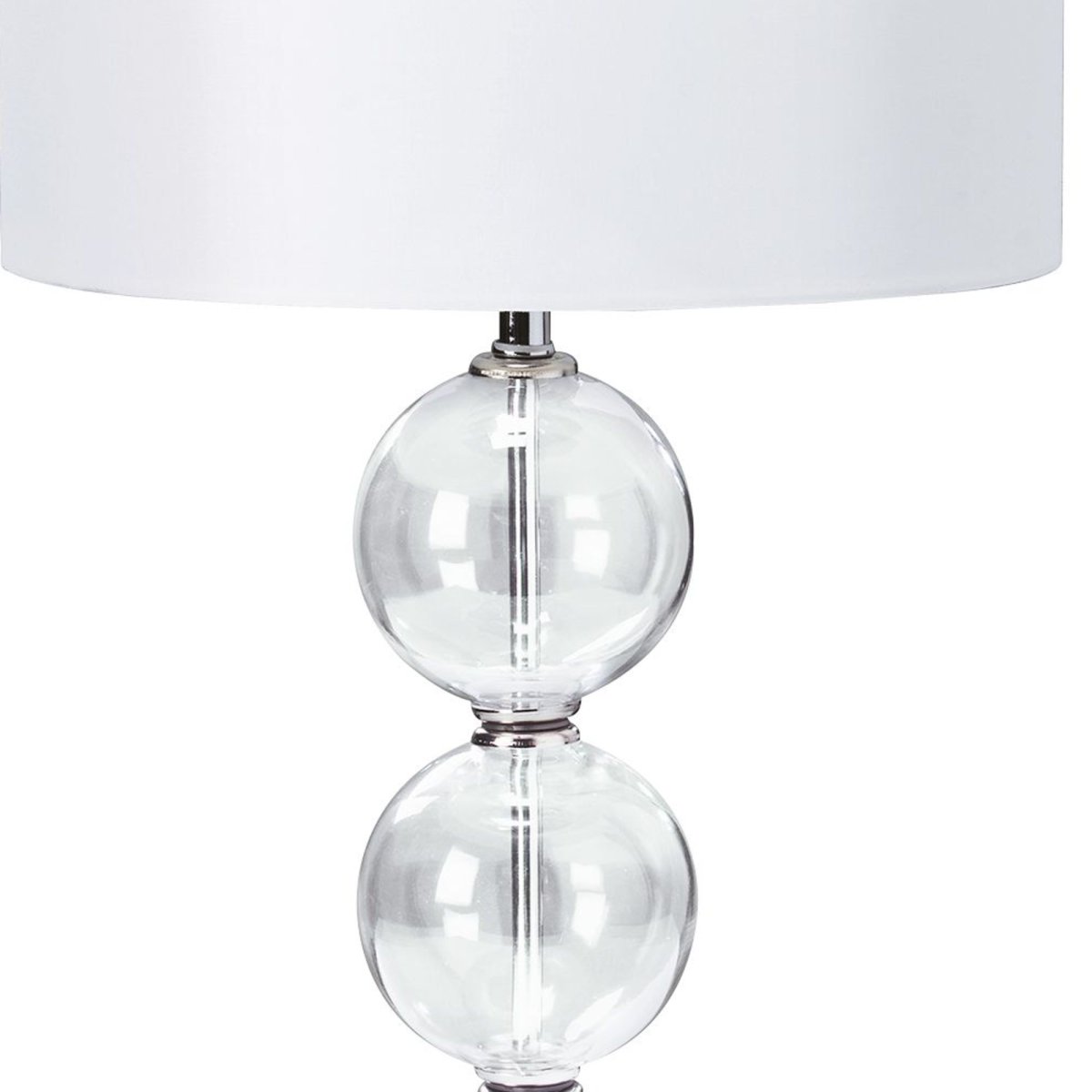 Bliss 58cm Chrom bordlampe Fra Searchlight - Denne stilfulde bordlampe kombinerer et sofistikeret design med tre klare glaskugler stablet på&aring; hinanden, hvilket skaber et luksuriøst og luftigt udtryk.