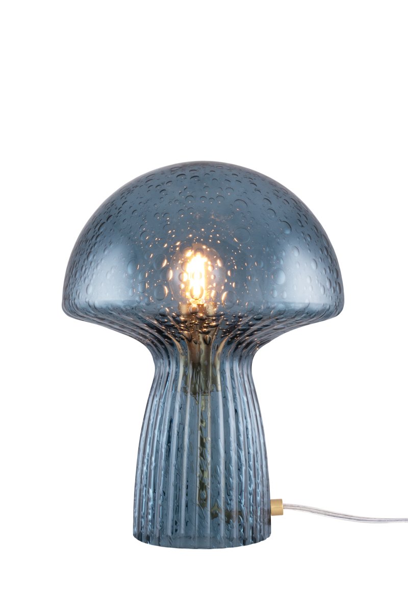 Fungo 30cm Blå bordlampe Fra Globen Lighting - Hver lampe er mundbl&aelig;st og unik, hvilket betyder, at der forekommer variationer i farve, glastykkelse og antal bobler.