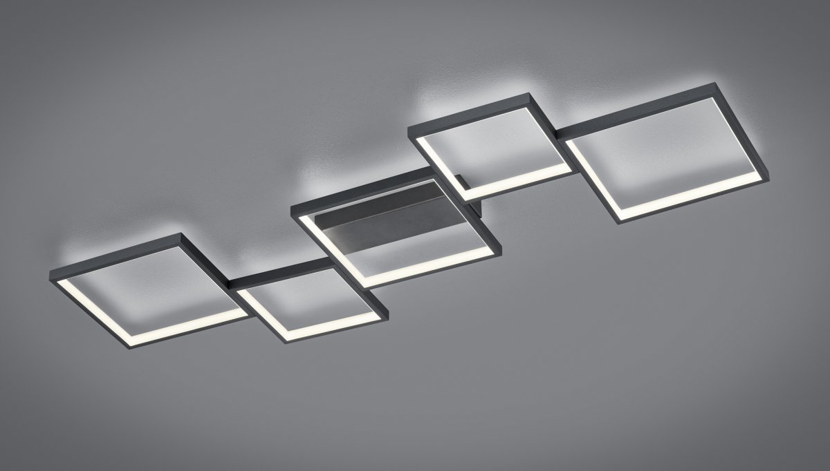 Sorrento 120cm Sort plafond Fra Trio Lighting - Armaturet har en SWITCH-d&aelig;mper, der giver dig mulighed for at justere lysstyrken i tre trin (100%, 50% og 25%) med en standard v&aelig;gkontakt.