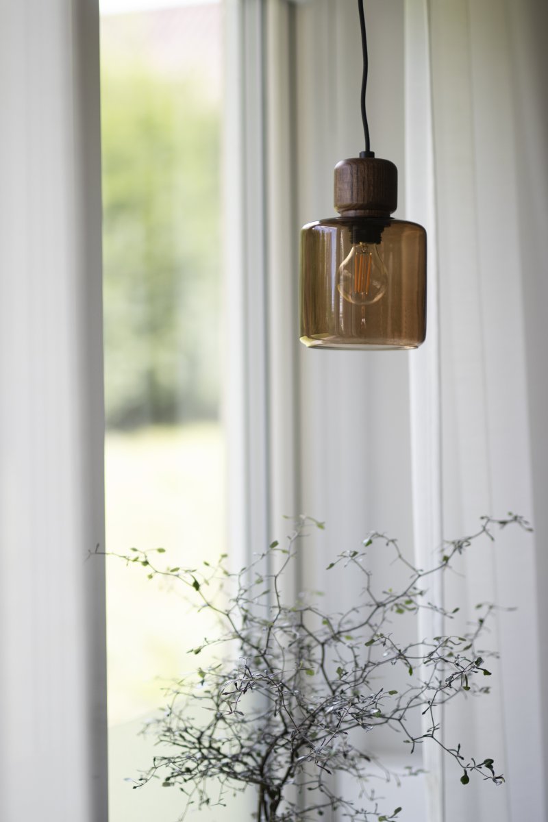 DOT Ø10 Brun Fra Globen Lighting - Leveres med en 3,5 m tekstilledning med afbryder og stik.