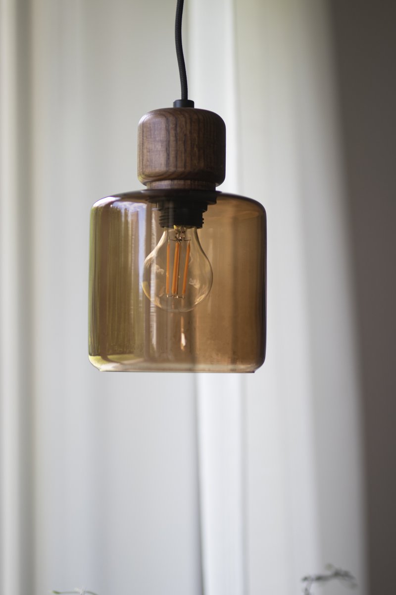 DOT Ø10 Brun Fra Globen Lighting - Leveres med en 3,5 m tekstilledning med afbryder og stik.