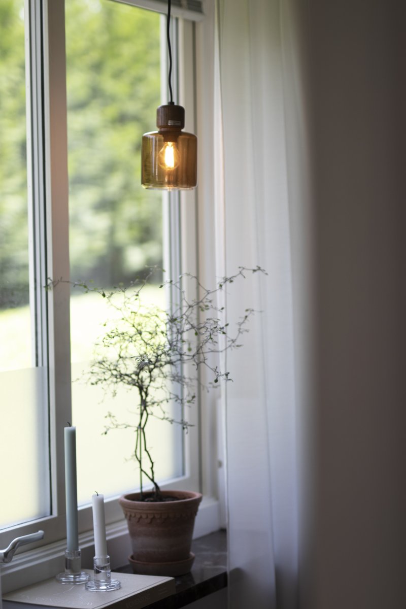 DOT Ø10 Brun Fra Globen Lighting - Leveres med en 3,5 m tekstilledning med afbryder og stik.