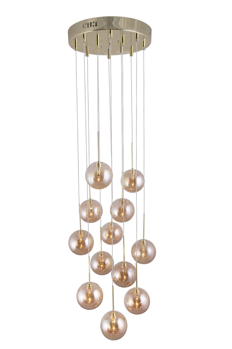 Skyfall Ø30 Rav loftslampe Fra Globen Lighting - Skyfall er en smuk loftlampe med tolv ledninger med glaskupler, der kan justeres mellem en samlet højde på 33-213 cm.