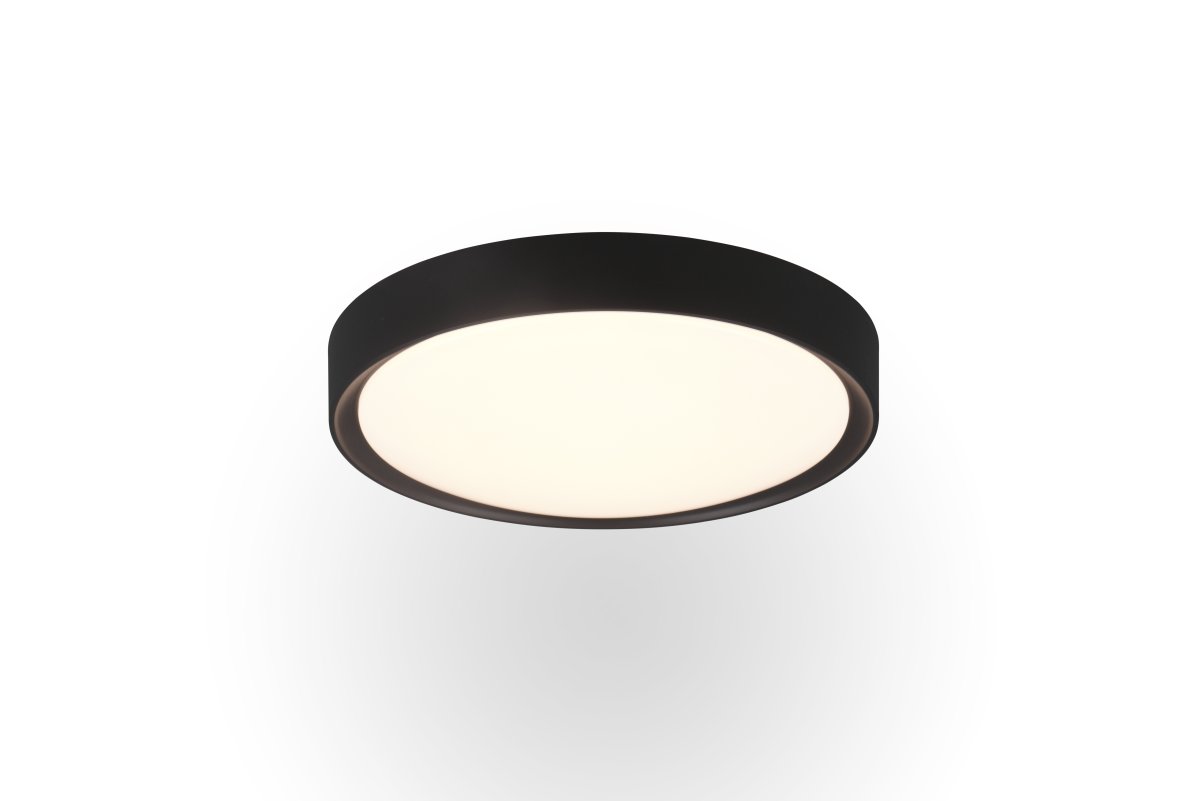Clarimo Ø33 Sort badeværelseslampe Fra Trio Lighting - Det enkle og stilrene look er kombineret med en IP44-klassificering, hvilket gør den perfekt til fugtige rum såsom badeværelser eller vaskerum.