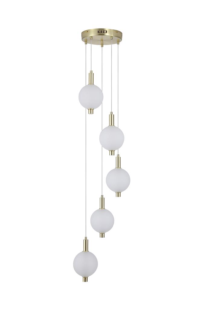 Luminique Ø47 Messing loftslampe Fra Searchlight - Lampen er lavet af metal med en satineret messingfinish og har fem sk&aelig;rme i matteret glas med integreret LED.