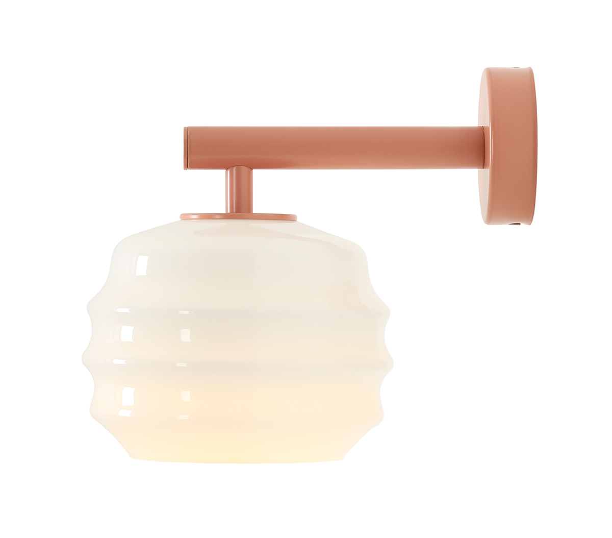 Puff 23cm Koral væglampe Fra Artera - Den dekorative skærm i hvidt opalglas har en bølget form, der giver lampen et legende og elegant udtryk.