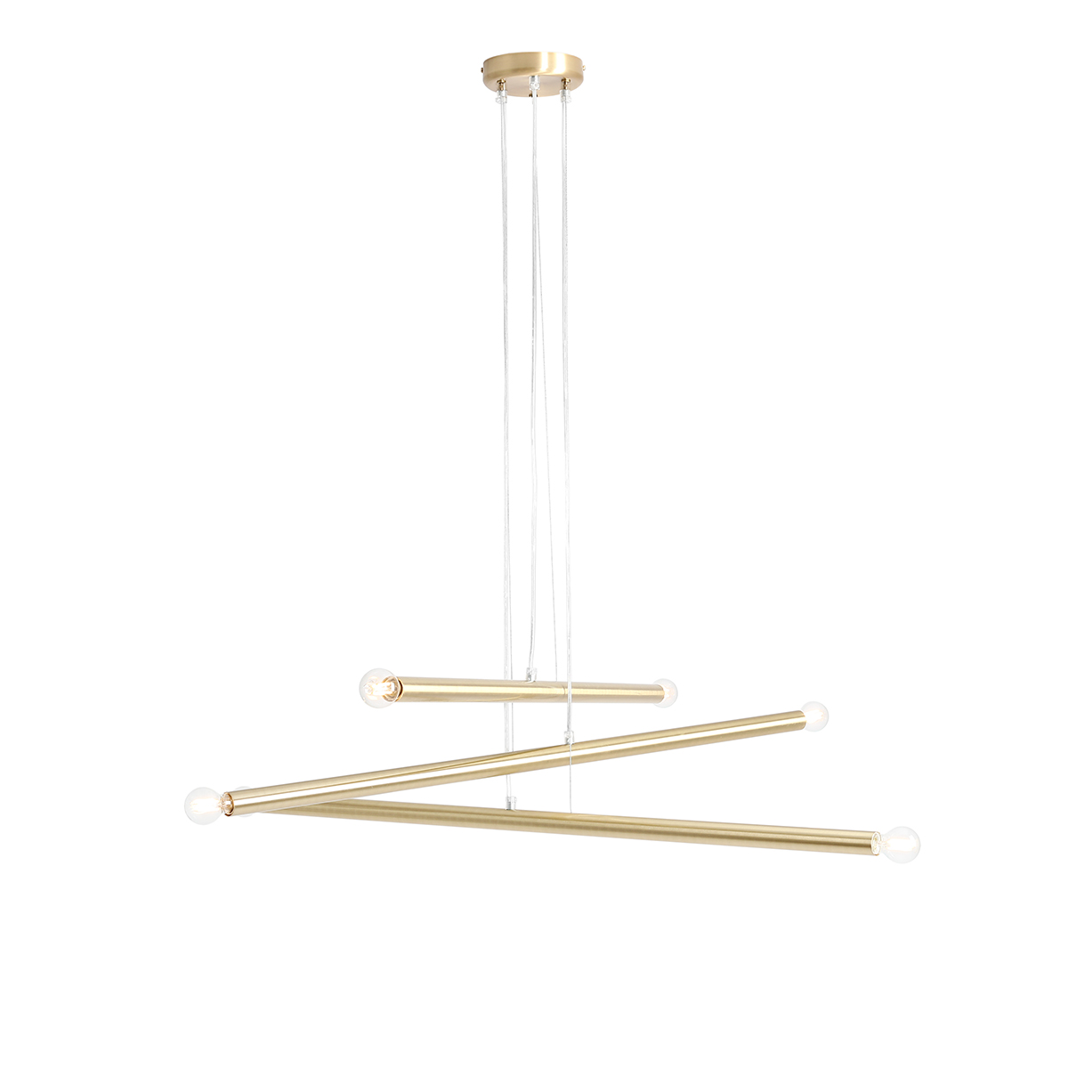 Tubo 6 100cm Messing loftslampe Fra Artera - Lampen består af tre smalle metalrør i en elegant messingfinish, placeret i forskellige højder og vinkler, der skaber et spændende og luftigt udtryk.
