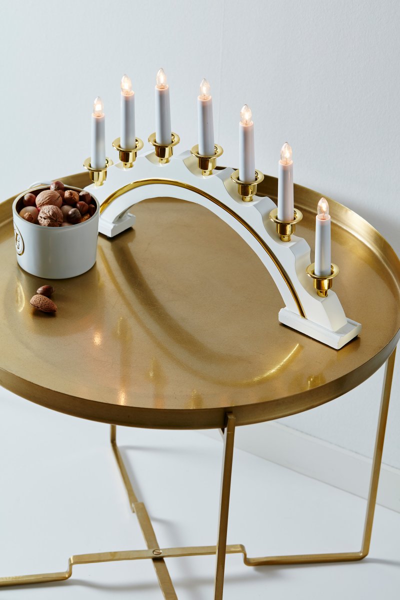 Celine Hvid Fra Markslöjd - Celine Advent Lysestage Hvid er en tidl&oslash;s og elegant lysestage til advent.