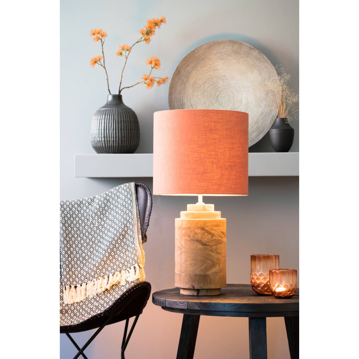 Racco 43cm Træ lampefod Fra Light & Living - Denne lampefod er lavet af smukt mørkt træ med en naturlig finish og skaber en varm og jordnær følelse i dit hjem.