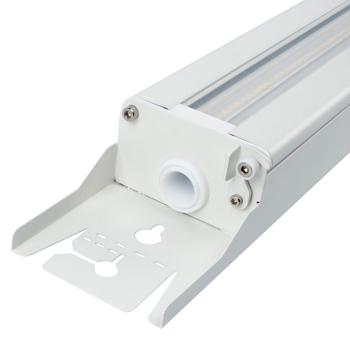 Henry Basic 4000K 135cm Hvid Fra Designlight - Med sin samlede lumenudgang p&aring; 10360 lyser Henry Basic nok til at erstatte de fleste 1200/1500 mm armaturer med T8- eller T5-lysstofr&oslash;r.
