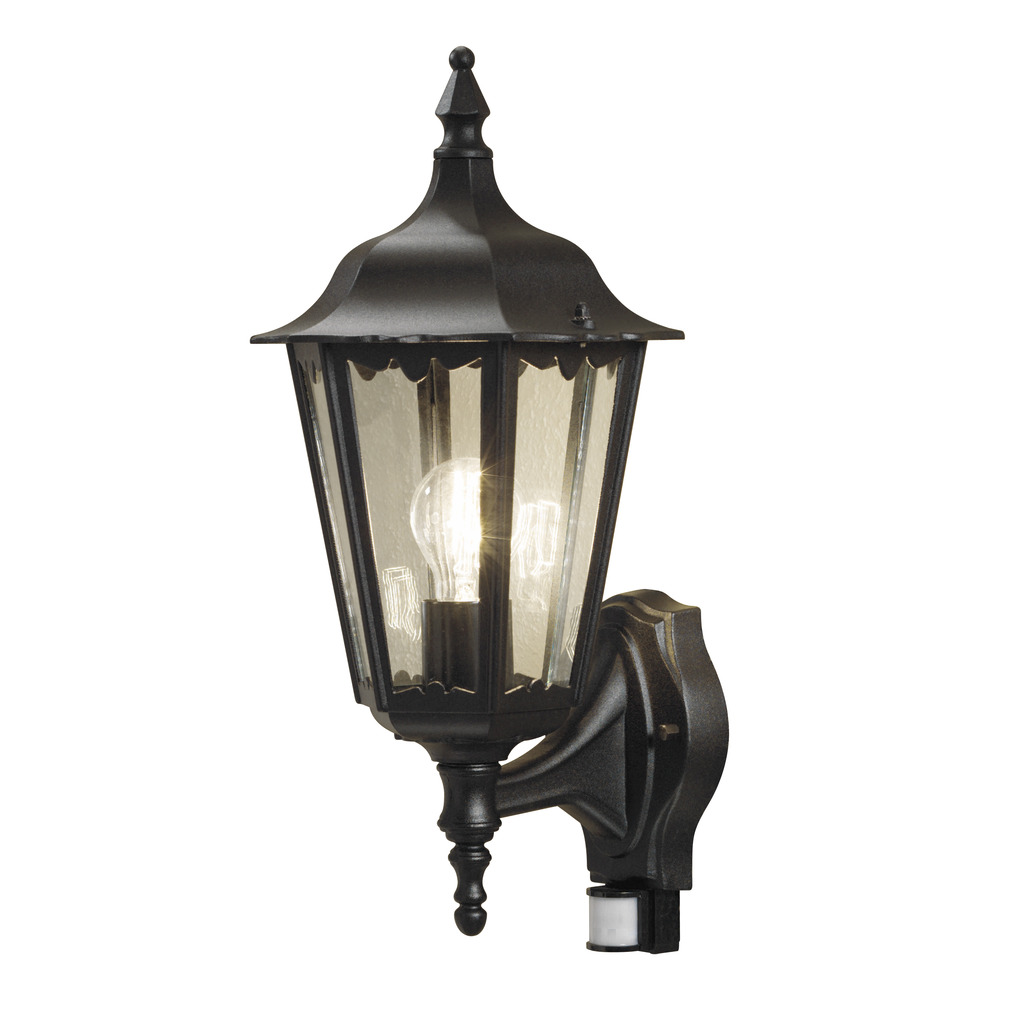 Firenze Sort udendørslampe Fra Konstsmide - Perfekt til ydervægge og entréer, lampen giver et tidløst indtryk og tryghed i al slags vejr.
