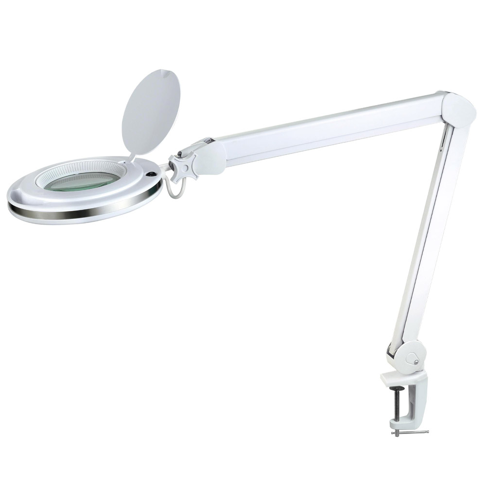 Magni 76cm Hvid skrivebordslampe Fra Halo Design - Den vinklede arm har et justerbart lampehoved med integreret LED på de 8W, der udsender stærkt og godt arbejdslys.