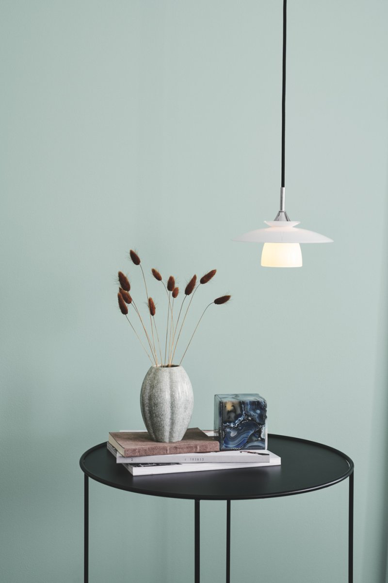 Scandinavia Ø20 Opal loftslampe Fra Halo Design - Skandinavien er både praktisk og æstetisk &ndash; en lampe, der kombinerer funktion og form med en harmonisk måde.