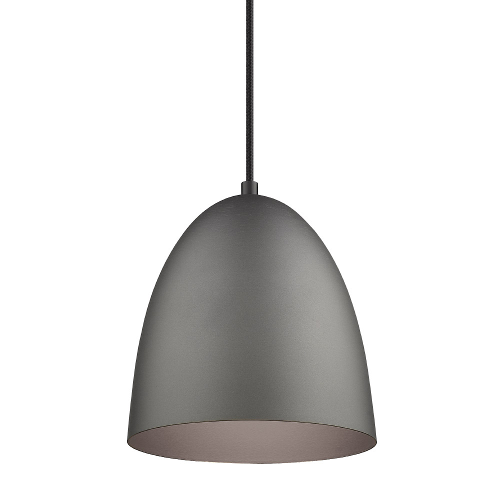 The Classic Ø20 Børstet stål loftslampe Fra Halo Design - Med sit rene, kuppelformede design og finish i børstet stål er den et alsidigt valg til både køkkener, stuer og spisestuer.