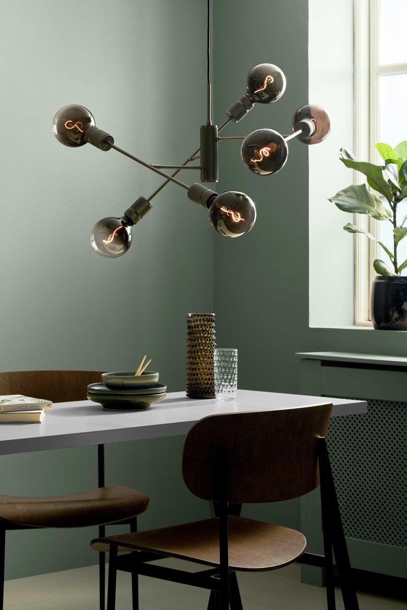 Halo Ø75 Mørkegrå loftslampe Fra Halo Design - Halo er en stilfuld loftslampe med et moderne design og et industrielt præg.