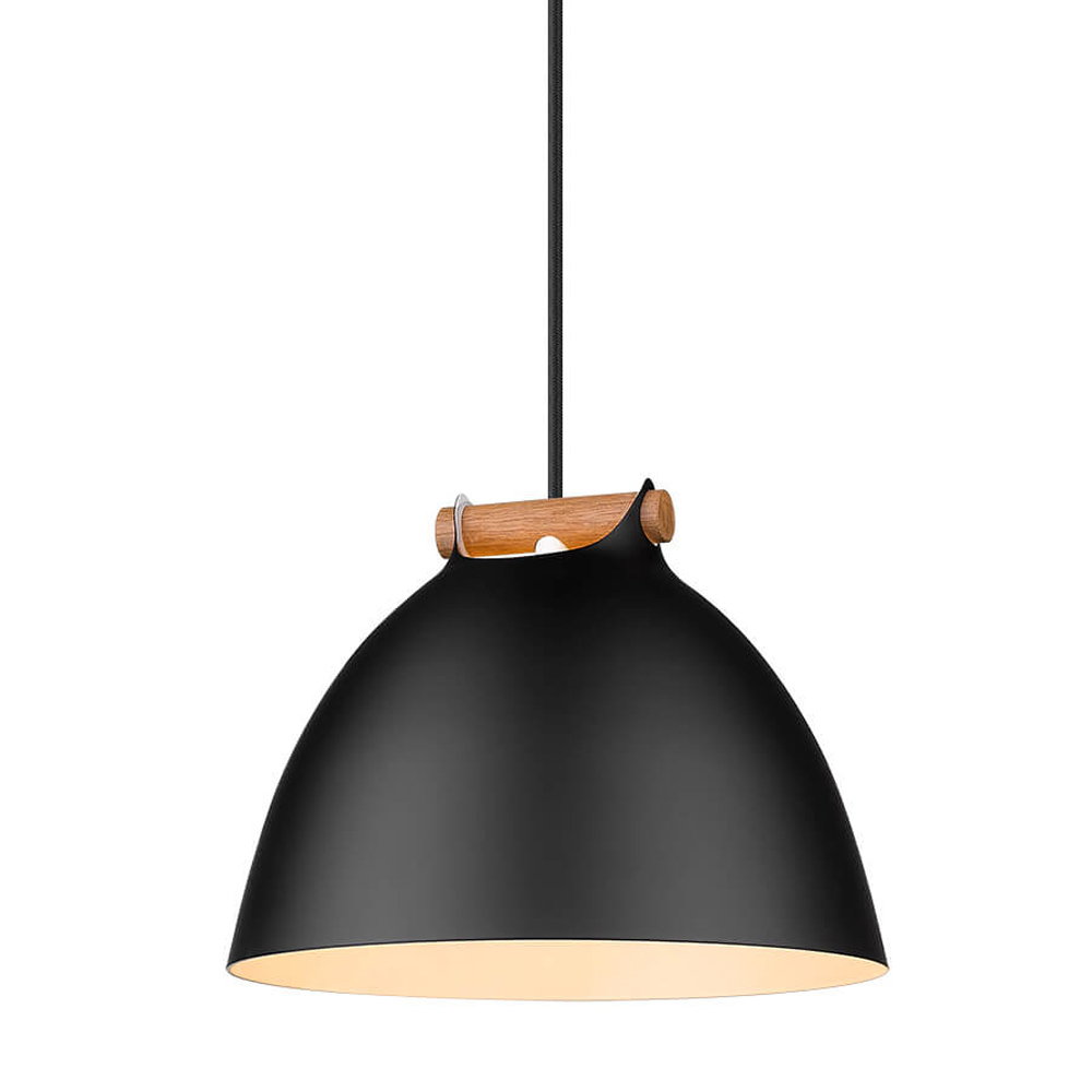 Århus Ø24 Sort loftslampe Fra Halo Design - &Aring;rhus loftlampen kombinerer skandinavisk minimalisme med moderne design for at skabe en lyskilde, der imponerer i ethvert rum.