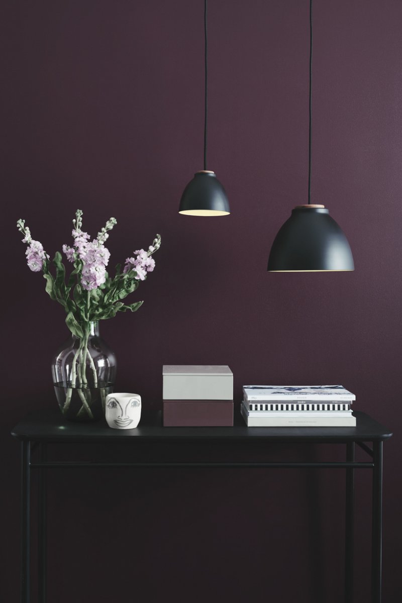 Nivå Ø14 Sort loftslampe Fra Halo Design - Et tidl&oslash;st design, der kombinerer funktion og &aelig;stetik &ndash; Niveau&aring; er lampen, der l&oslash;fter din indretning til et nyt niveau.