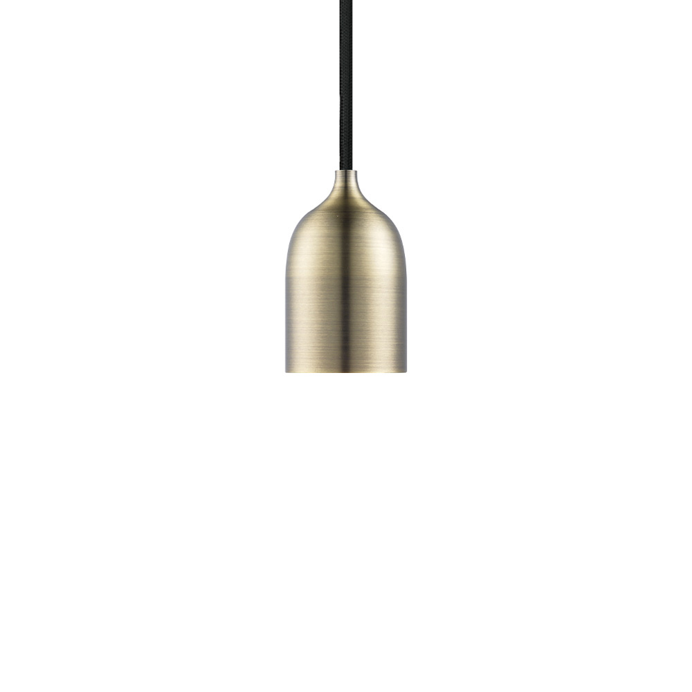 Classic Ø5 Antik messing loftslampe Fra Halo Design - Klassisk ophæng lavet af metal med en antik messingfinish.