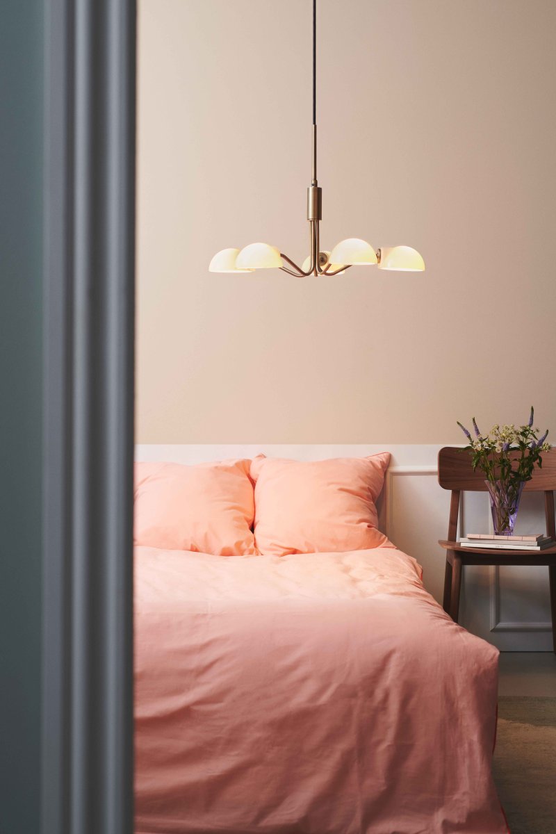 Kjøbenhavn Ø50 Antik messing loftslampe Fra Halo Design - Med sit afbalancerede design og eksklusive udtryk bliver Kj&oslash;benhavn en smuk og funktionel lyskilde i dit hjem.