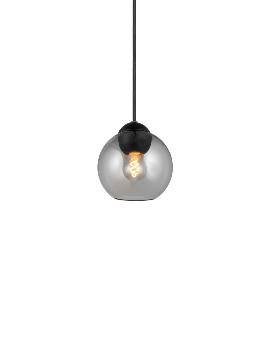 Bubbles Ø14 Røgfarvet loftslampe Fra Halo Design - Den enkle form på Bubbles-lampen giver den et smukt design.
