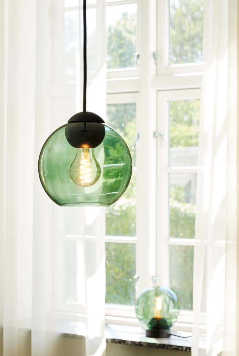 Bubbles Ø18 Grøn loftslampe Fra Halo Design - Den enkle form på Bubbles-lampen giver den et smukt design.