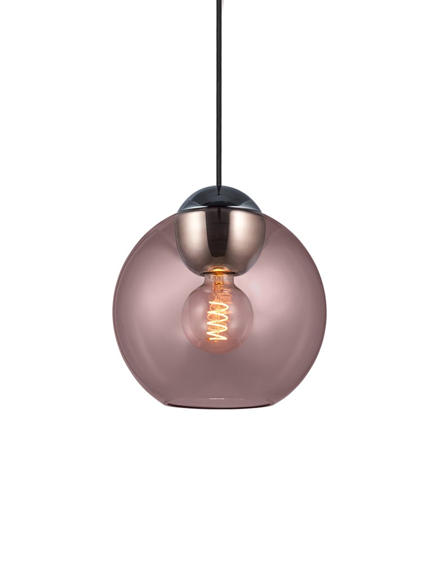 Bubbles Ø24 Lyserød loftslampe Fra Halo Design - Det lyserøde glas i kombination med kromdetaljerne bidrager til en elegance og giver en fin spredning af lys i rummet, når det er oplyst.