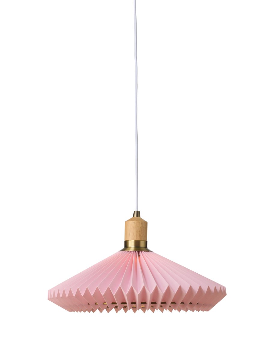 Zoom billede af Paris Ø40 Lyserød loftslampe Fra Halo Design - Med sin diameter på 40 cm spreder Paris et blødt og behageligt lys, der bidrager til en hyggelig atmosfære.