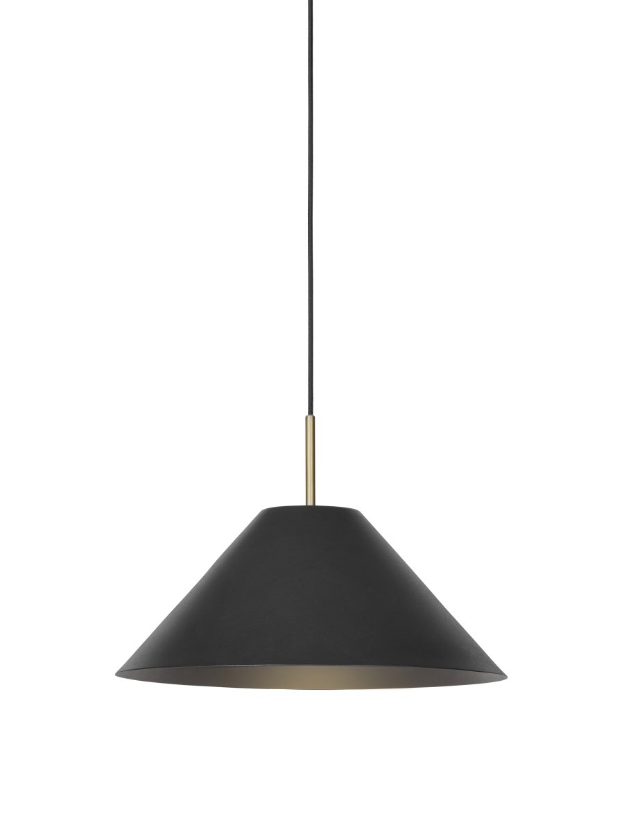 Hygge Ø40 Sort loftslampe Fra Halo Design - Hygge er en elegant og moderne loftspendel, der kombinerer skandinavisk minimalisme med bl&oslash;de former.