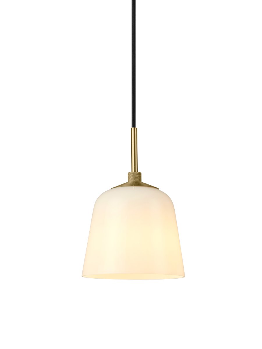 Room 49 Ø15 Antik messing loftslampe Fra Halo Design - Room 49 er lampeserien, der kombinerer skandinavisk design og funktionalitet i et eksklusivt mesterv&aelig;rk.