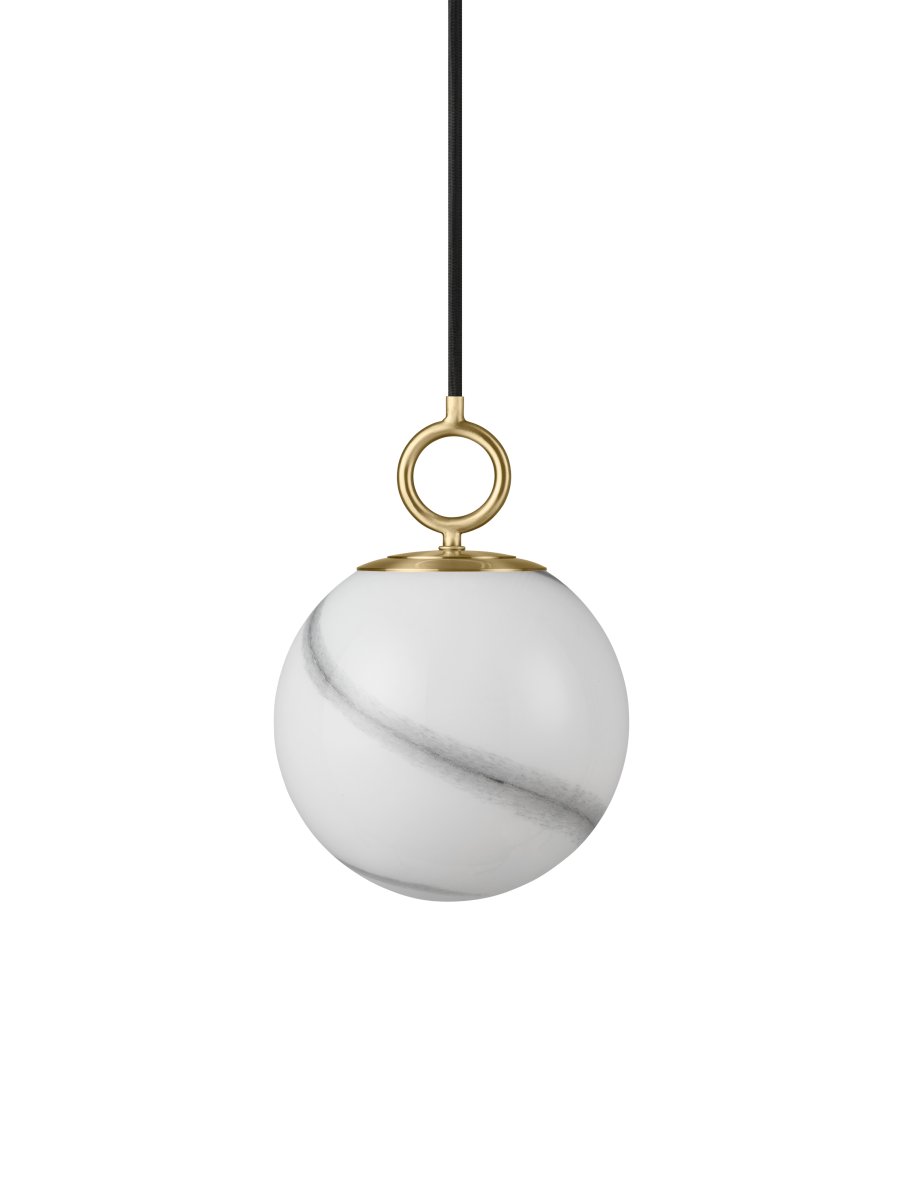 Stockholm Ø18 Grå loftslampe Fra Halo Design - Loftlampen Stockholm er en elegant og sofistikeret lyskilde, der l&oslash;fter din indretning til et nyt niveau.